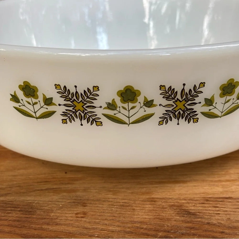 Anchor Hocking Fire King Meadow Green casserole dish 8.5 diameter Vintage